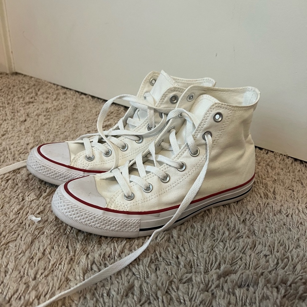 White Converse Chuck Taylor All Stars Size 8